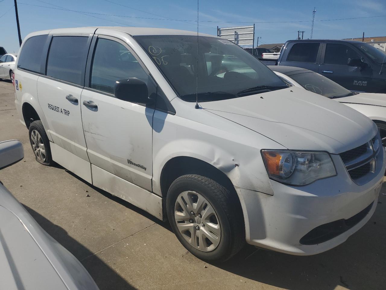 2019 Dodge Caravan - Image 4