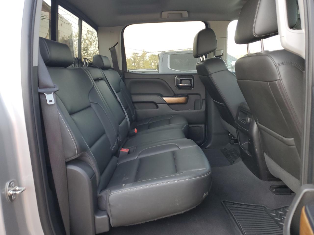 2018 Chevrolet Silverado - Image 10