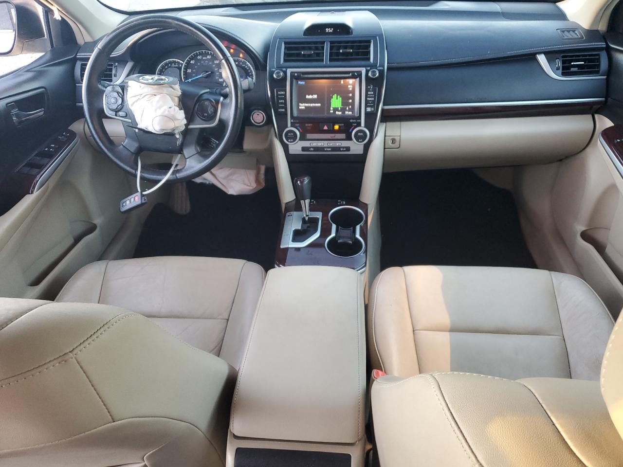 2014 Toyota Camry - Image 8