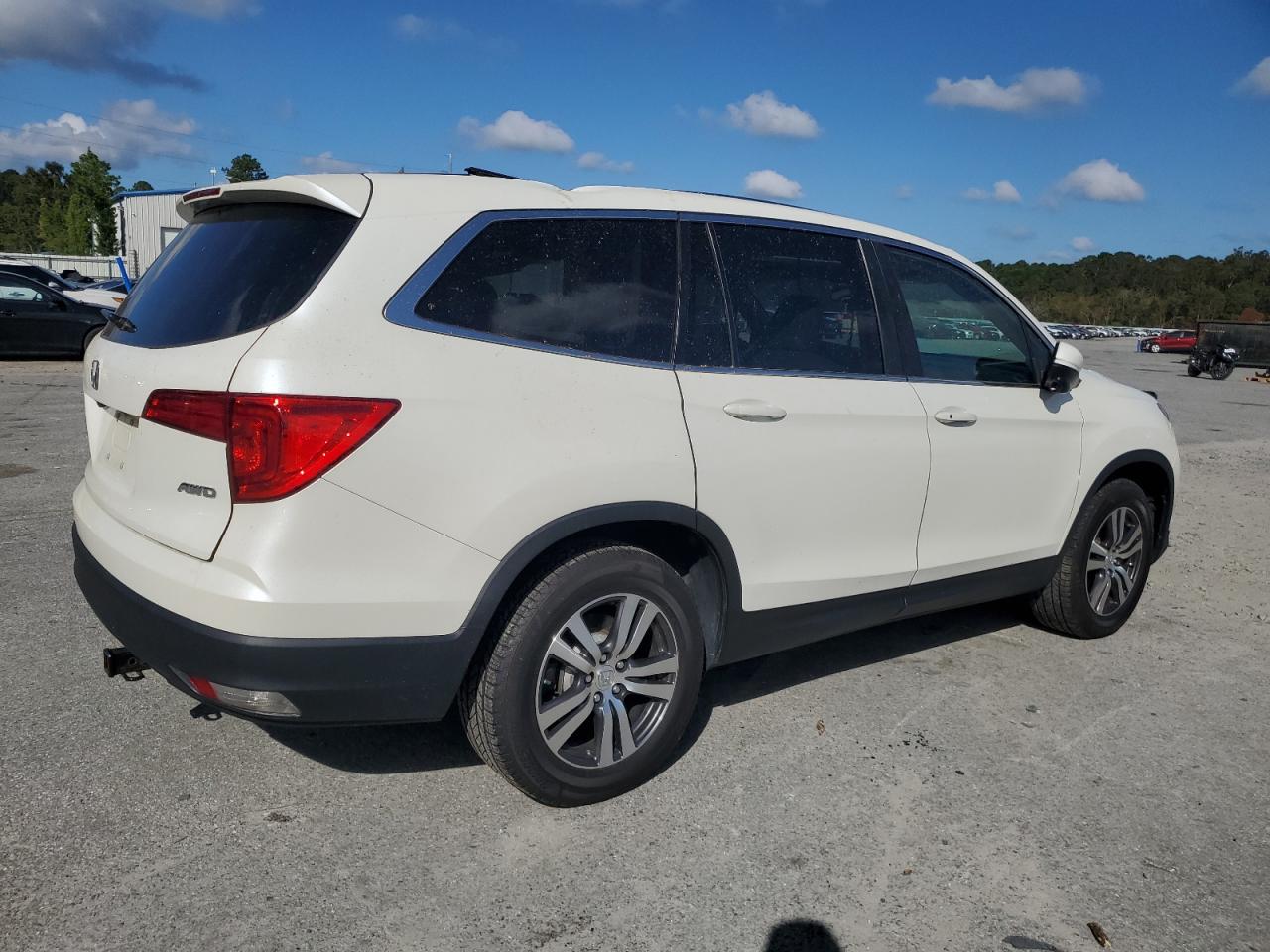 2017 Honda Pilot - Image 3