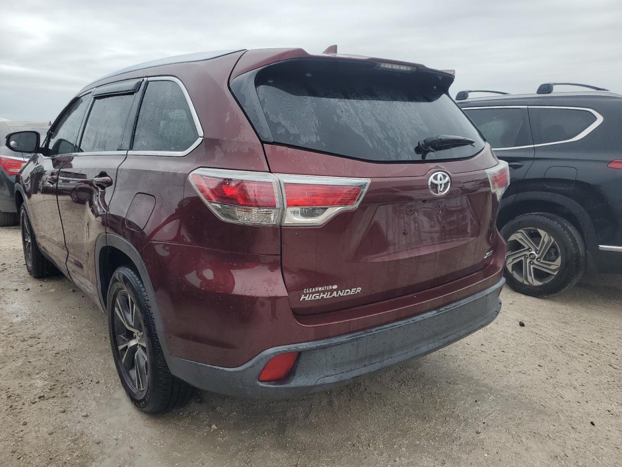 VIN 5TDKKRFH5GS139519 2016 TOYOTA HIGHLANDER no.2