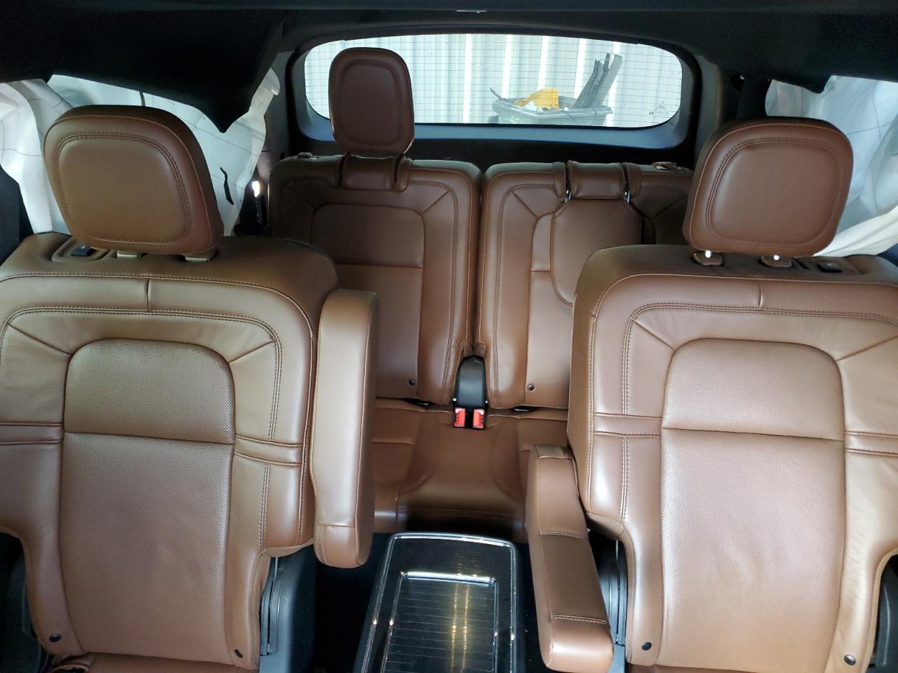 2020 Lincoln Aviator - Image 10