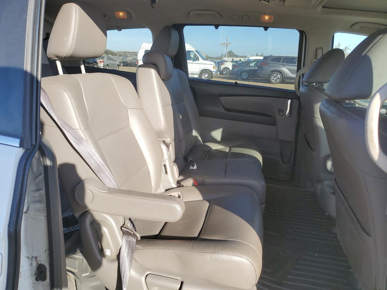 2016 Honda Odyssey - Image 11
