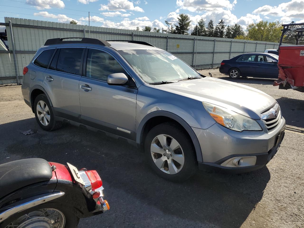 2011 Subaru Outback - Image 4