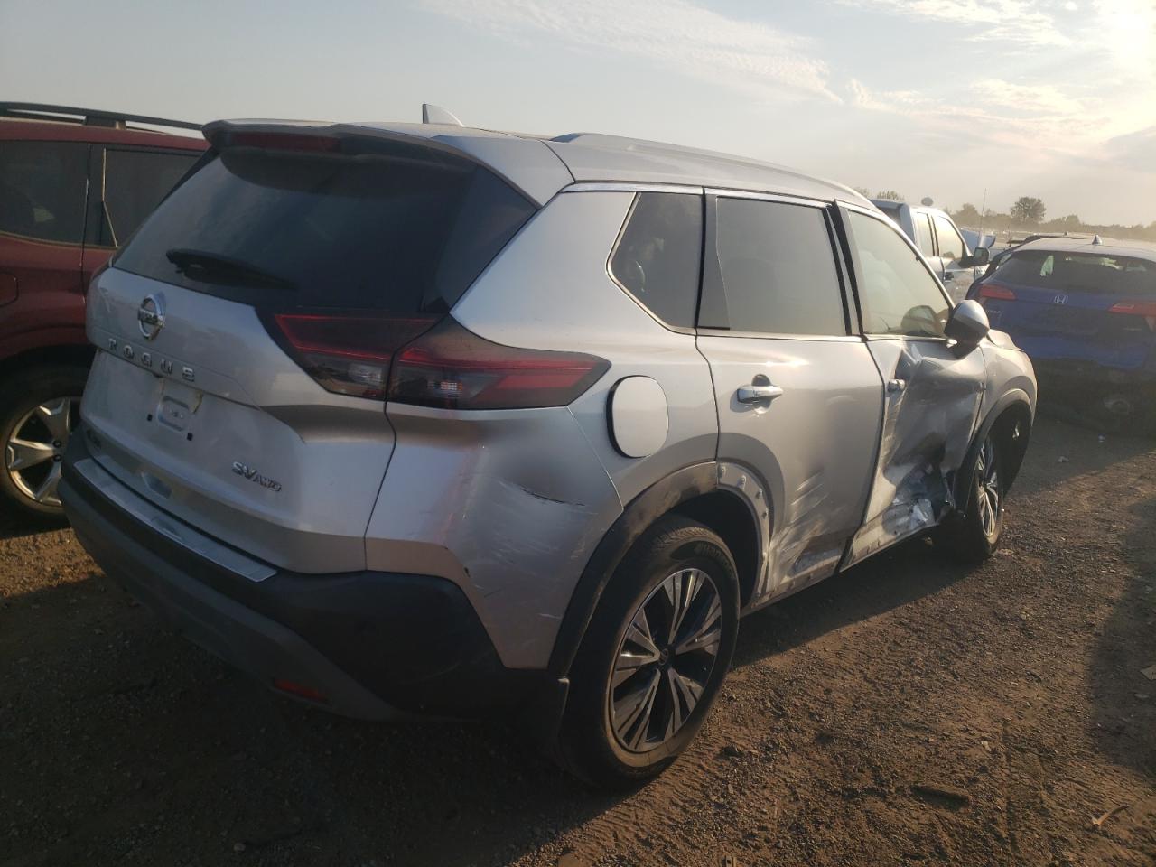 2021 Nissan Rogue - Image 3