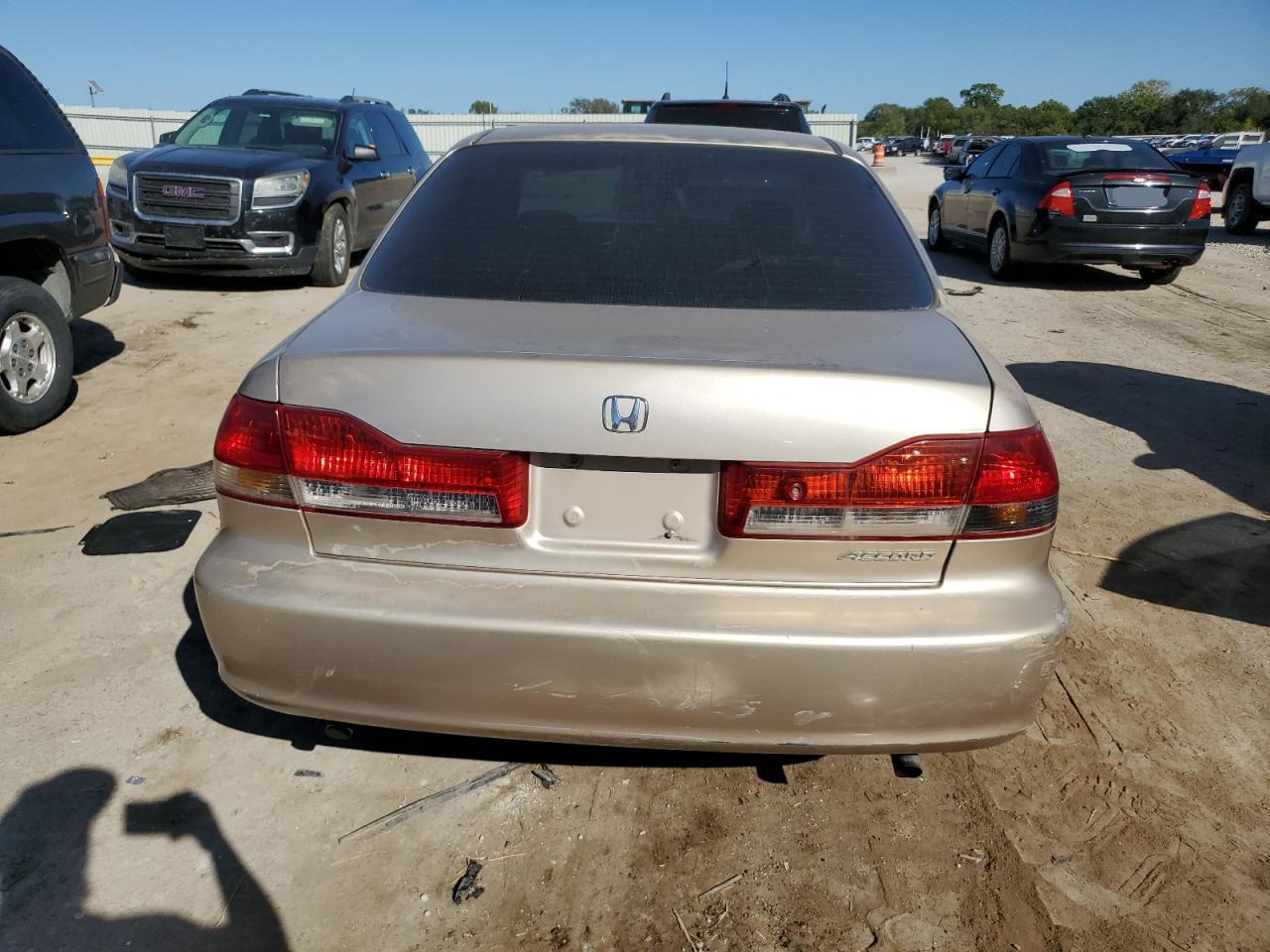 1HGCG164X1A076847 2001 Honda Accord Lx