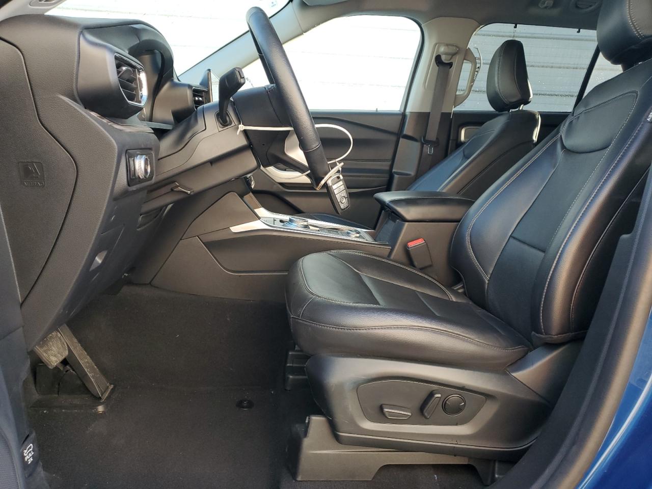 2023 Ford Explorer - Image 7