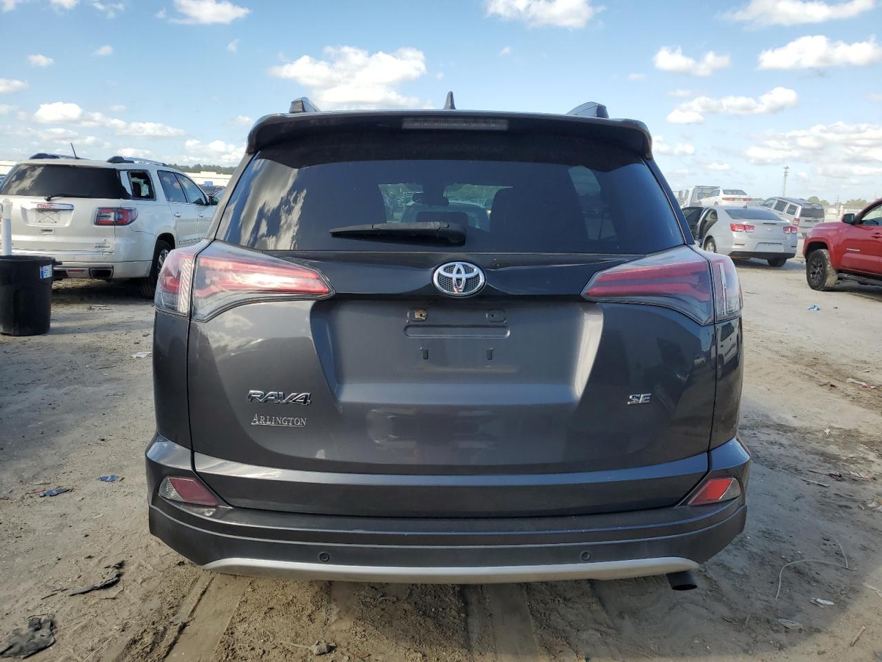 2T3NFREV8HW334894 2017 Toyota Rav4 Se