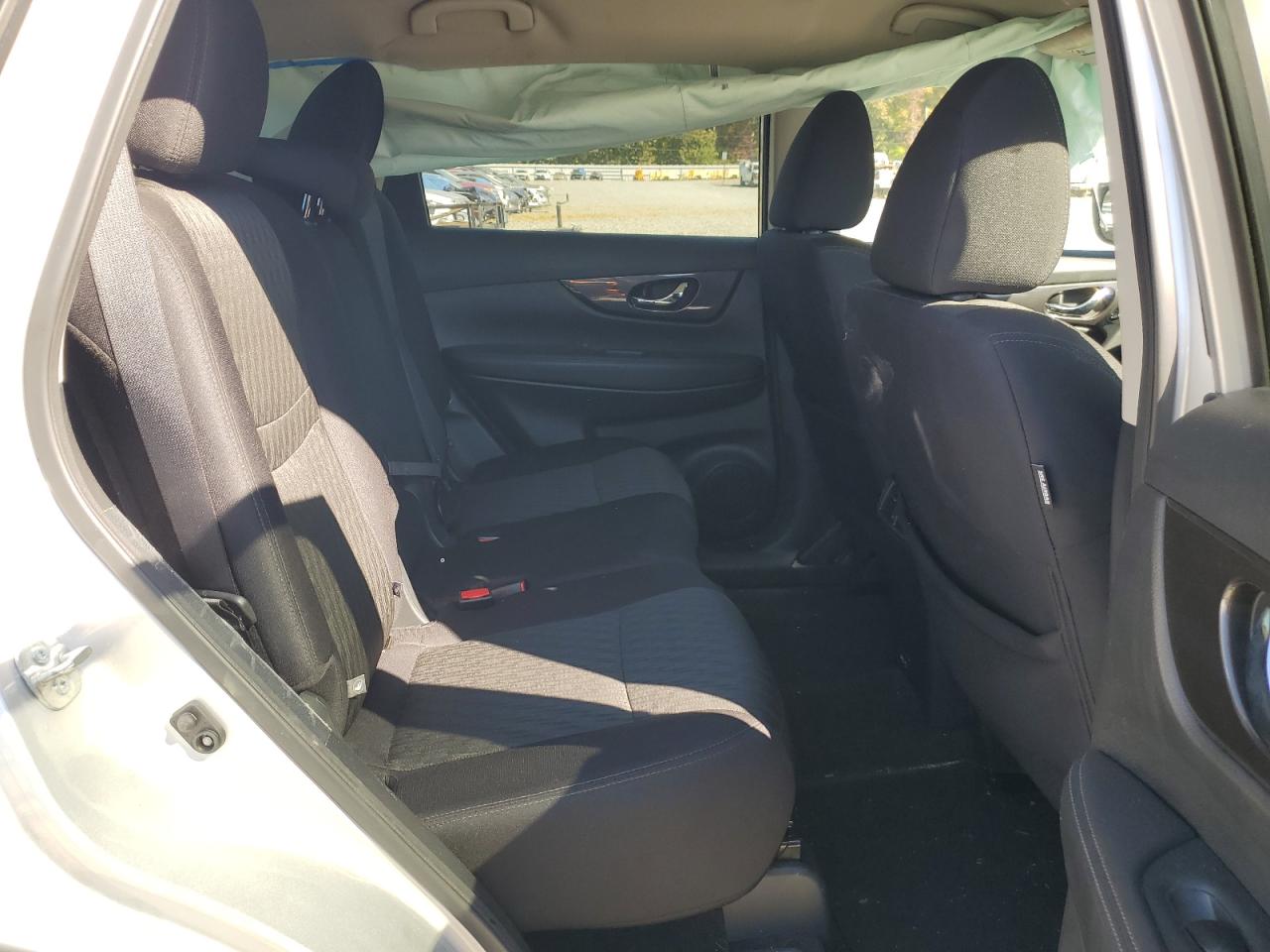 2020 Nissan Rogue - Image 11