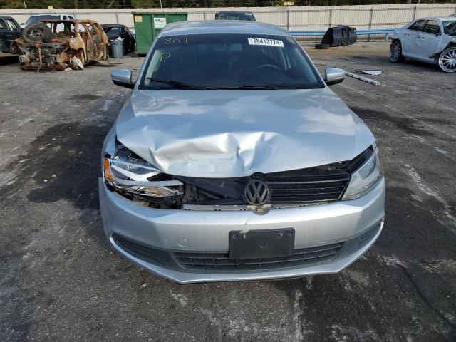 Sedans VOLKSWAGEN JETTA 2014 Silver