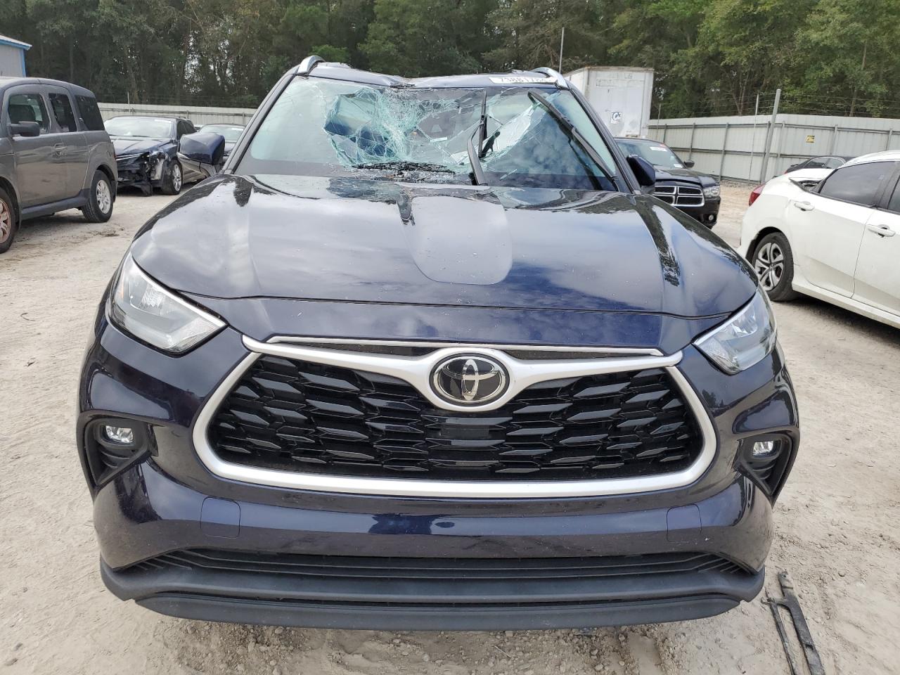 2020 Toyota Highlander - Image 5