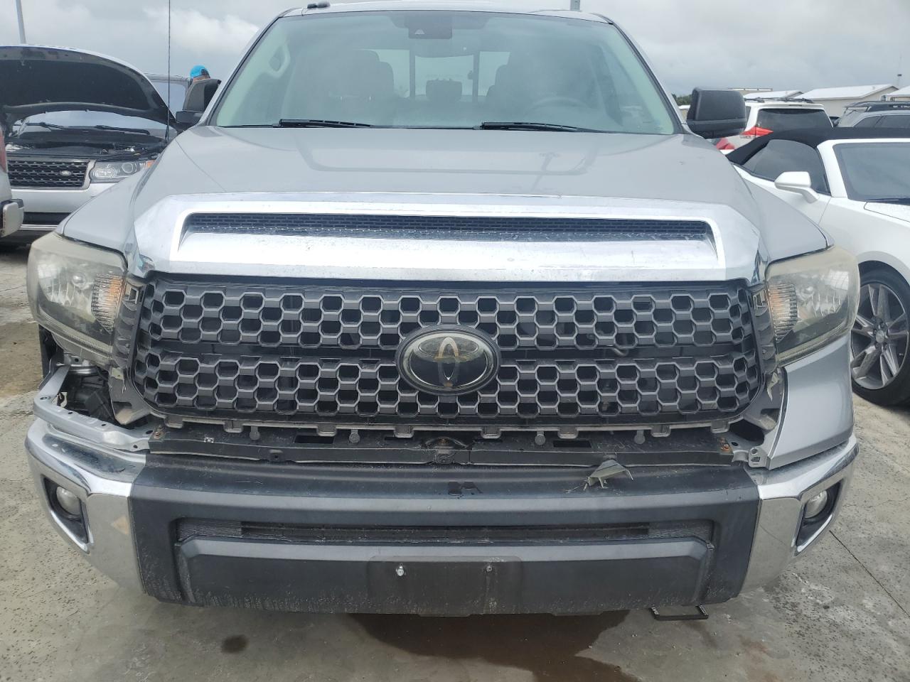 5TFRY5F1XKX254693 2019 Toyota Tundra Double Cab Sr