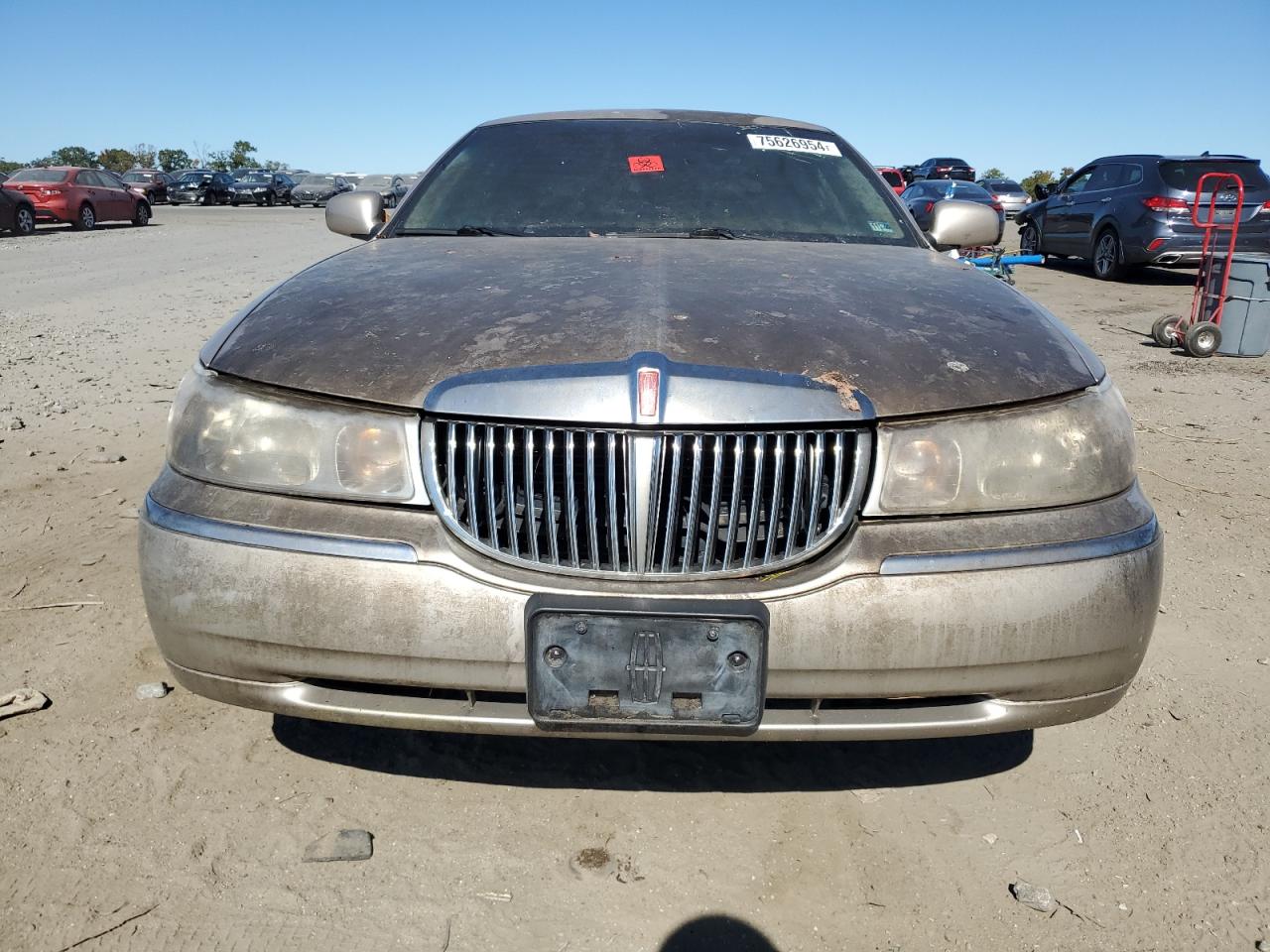 1LNHM82W0YY864594 2000 Lincoln Town Car Signature