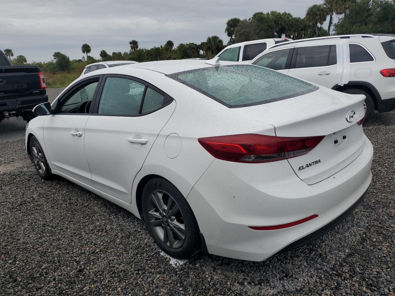 5NPD84LF6HH155703 2017 HYUNDAI ELANTRA - Image 2