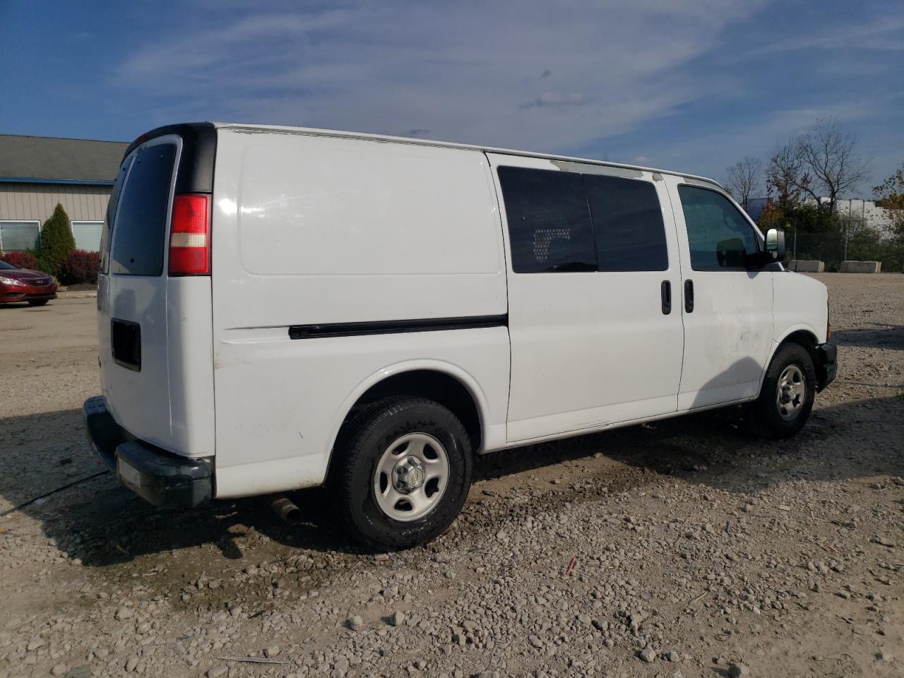 2008 Chevrolet Express - Image 3