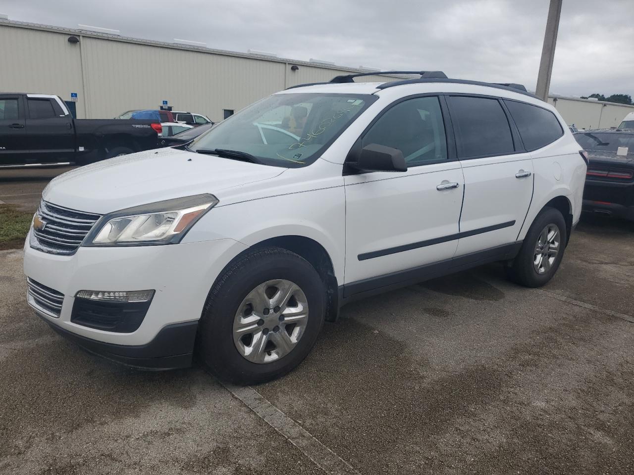 1GNKRFKD8HJ137573 2017 CHEVROLET TRAVERSE - Image 1