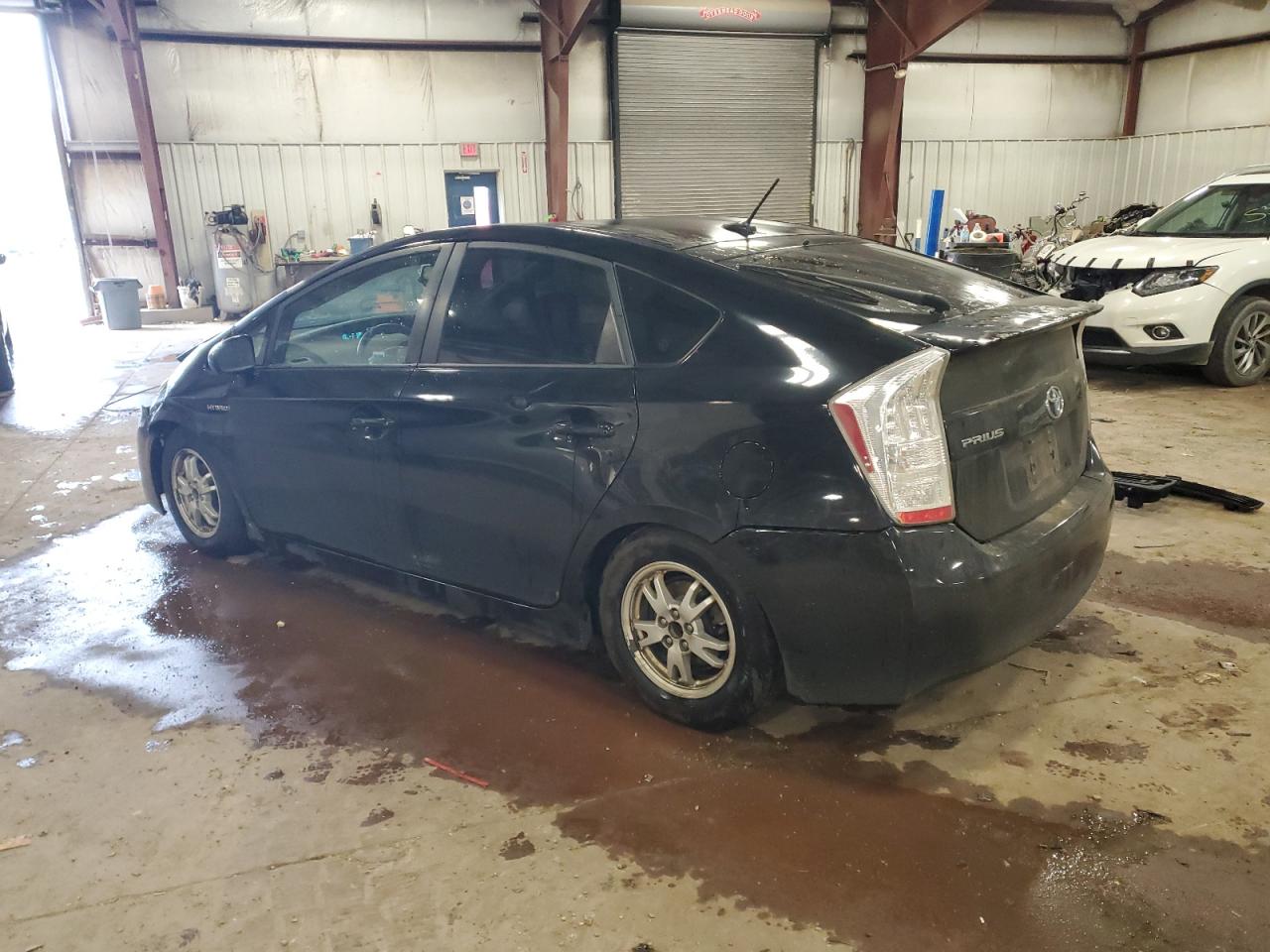 2010 Toyota Prius - Image 2