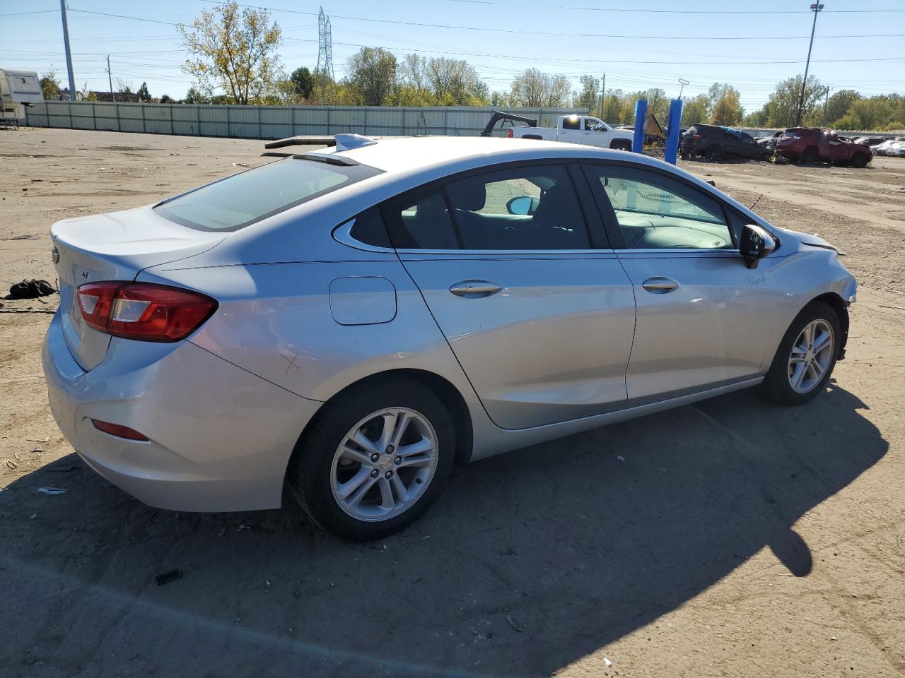 2017 Chevrolet Cruze - Image 3
