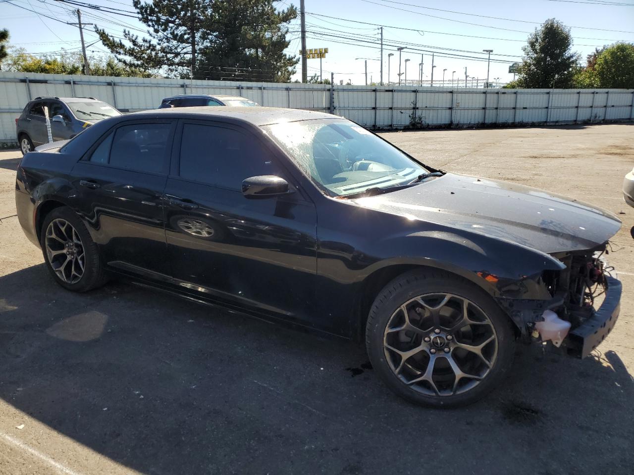 2018 Chrysler 300 - Image 4