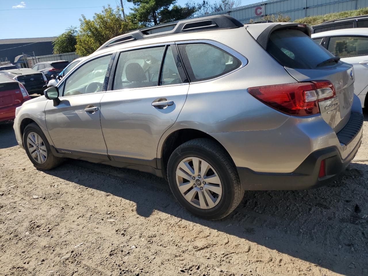 4S4BSAAC7J3260960 2018 Subaru Outback 2.5I