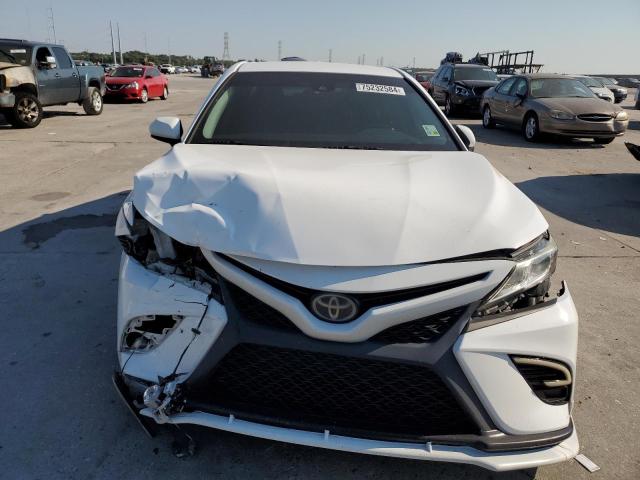  TOYOTA CAMRY 2018 Білий