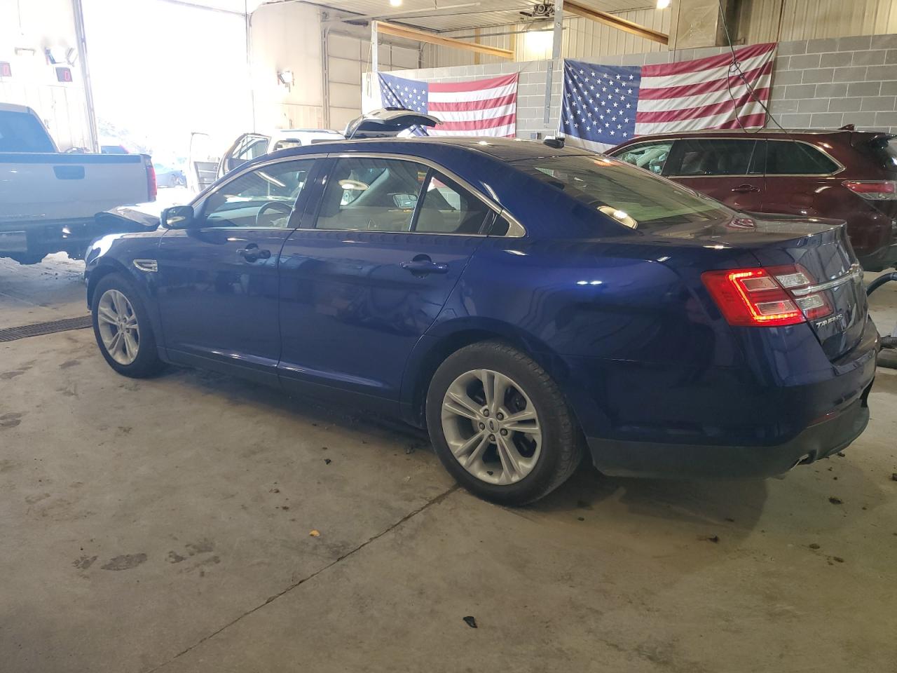 2014 Ford Taurus - Image 2