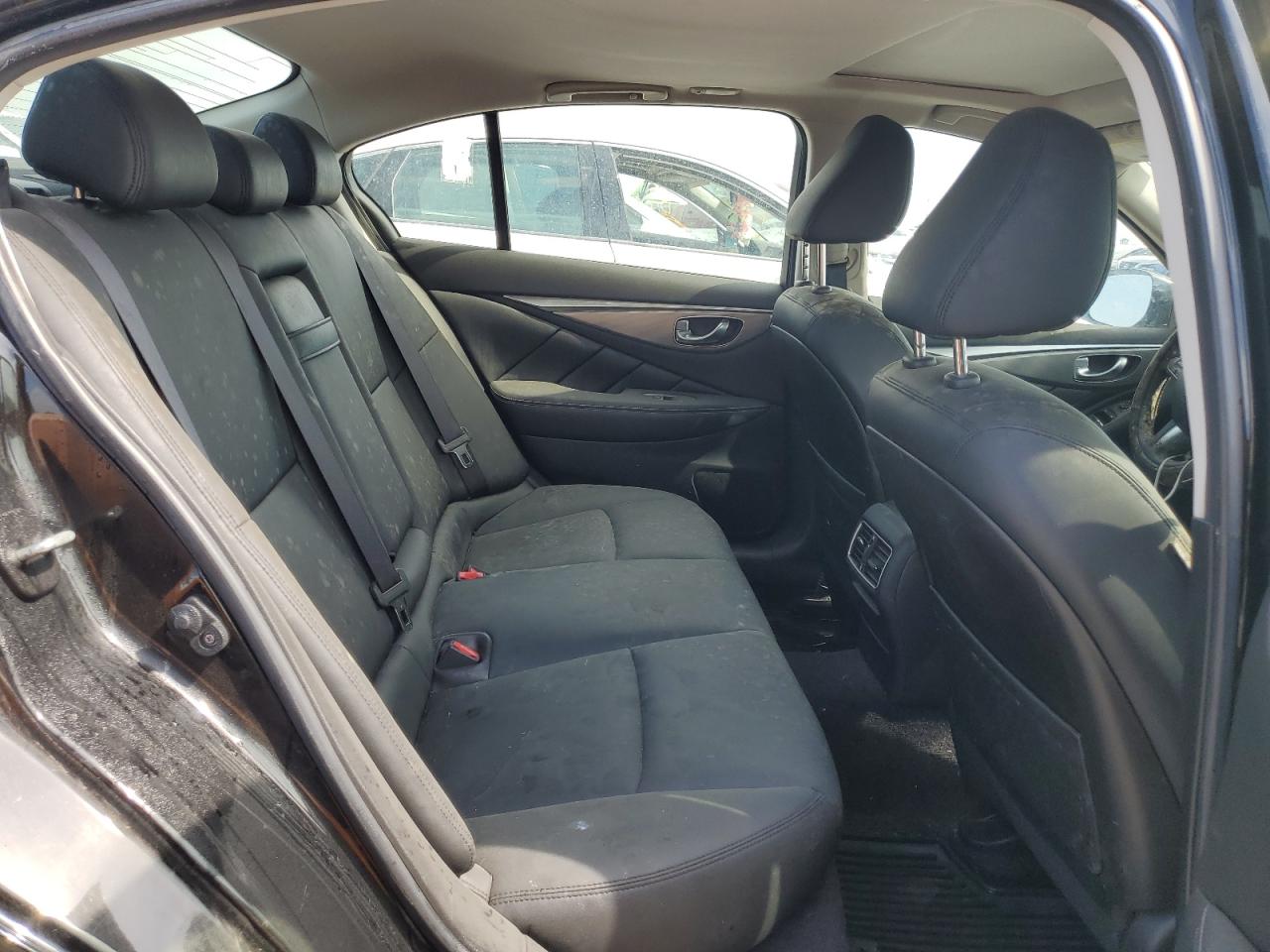 2015 Infiniti Q50 - Image 10