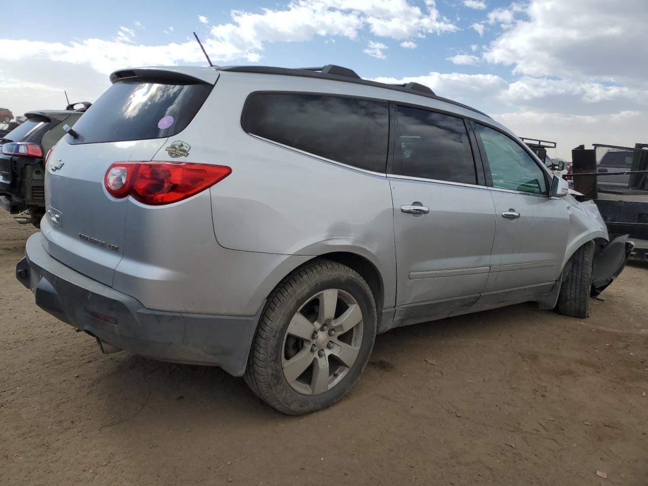 2011 Chevrolet Traverse - Image 3