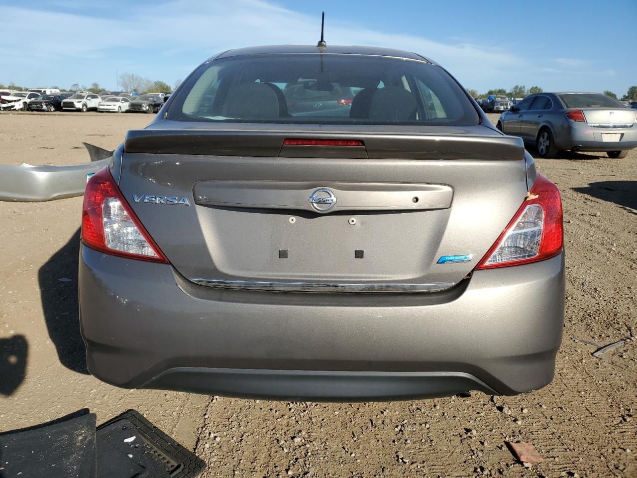 2015 Nissan Versa S VIN: 3N1CN7AP6FL868781 Lot: 73787724