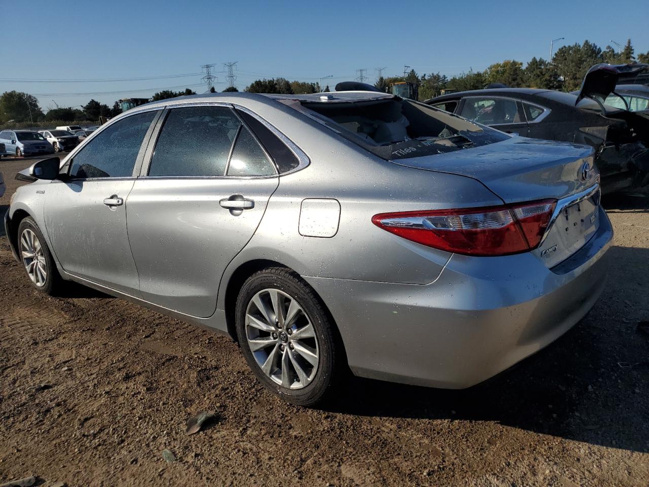 4T1BD1FK9HU215825 2017 TOYOTA CAMRY - Image 2