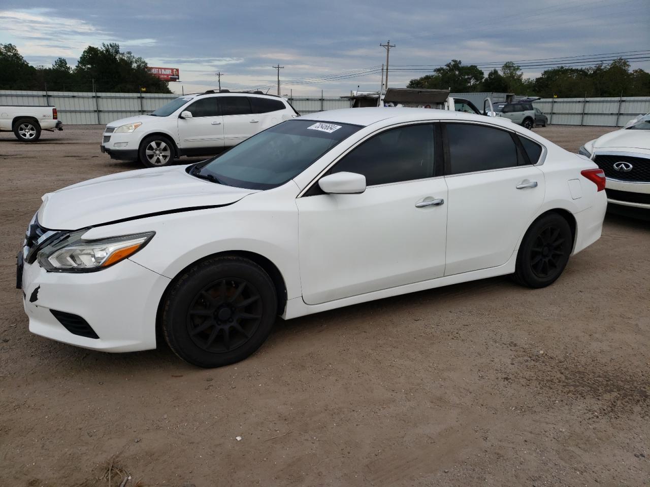 2016 Nissan Altima - Image 1