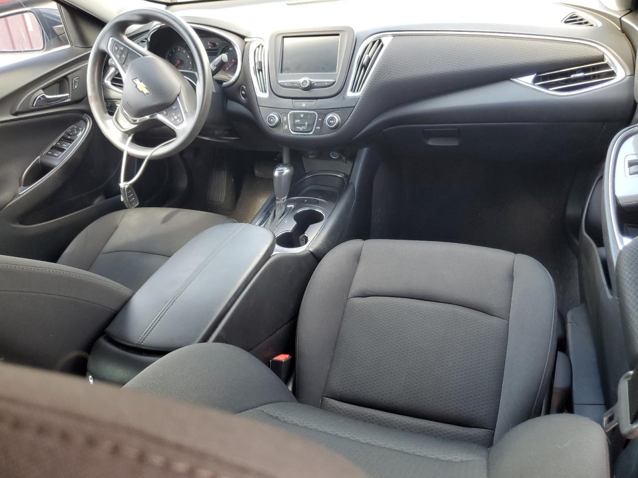 2017 Chevrolet Malibu - Image 8