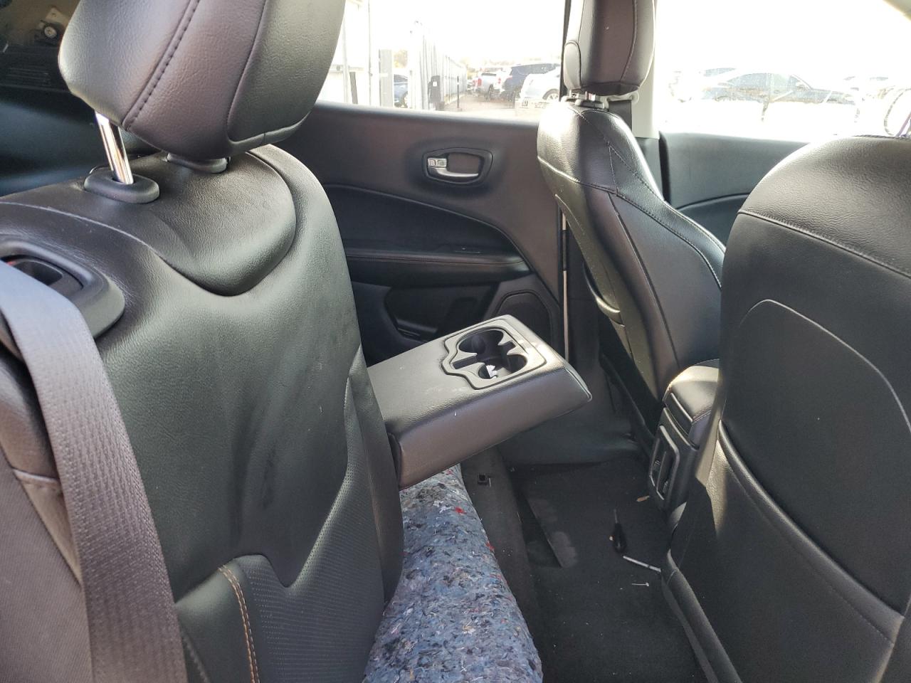 2018 Jeep Compass - Image 11