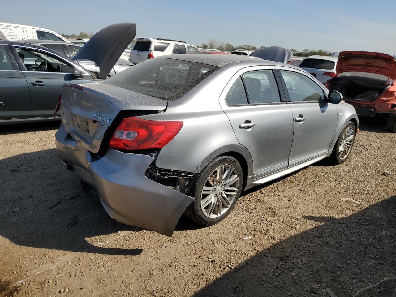 2011 Suzuki Kizashi - Image 3