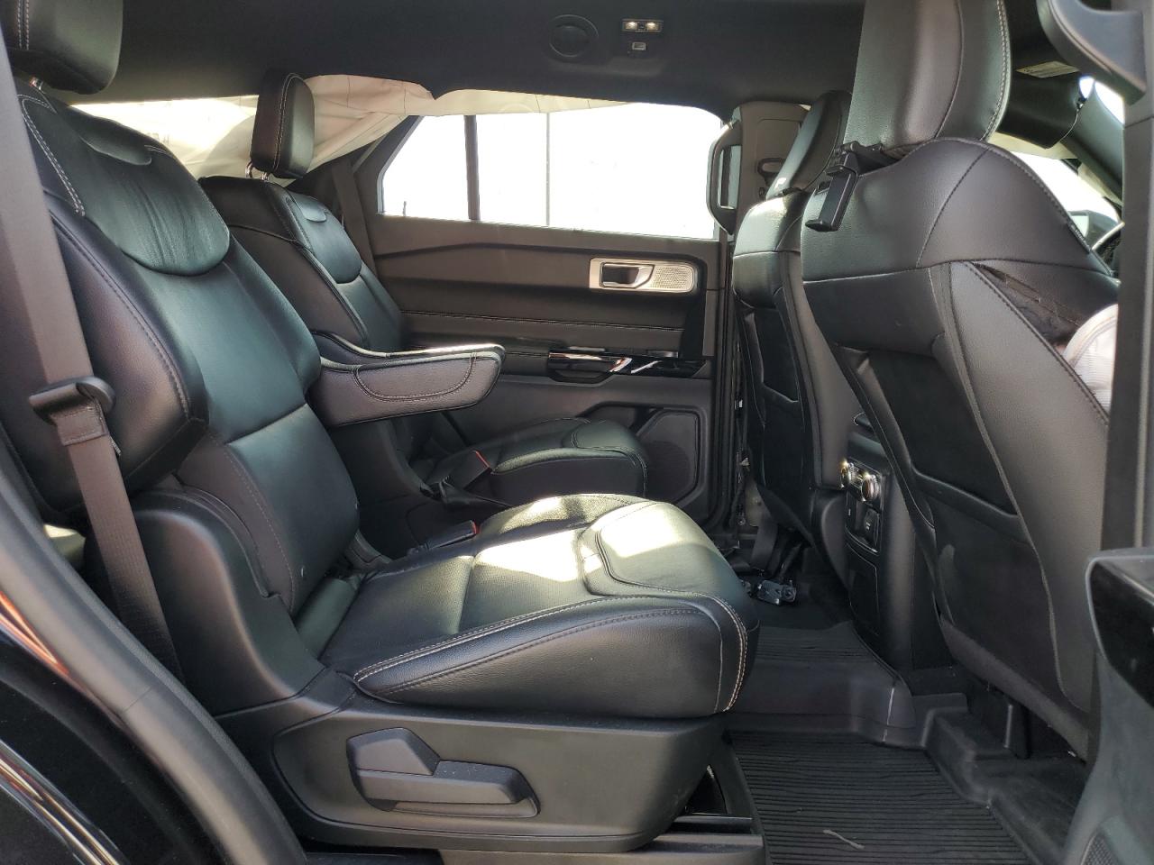 2023 Ford Explorer - Image 11
