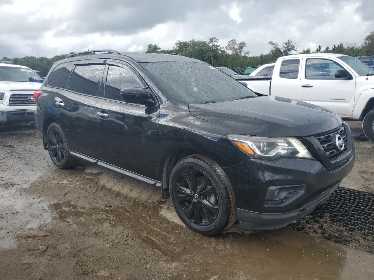 2018 Nissan Pathfinder - Image 4