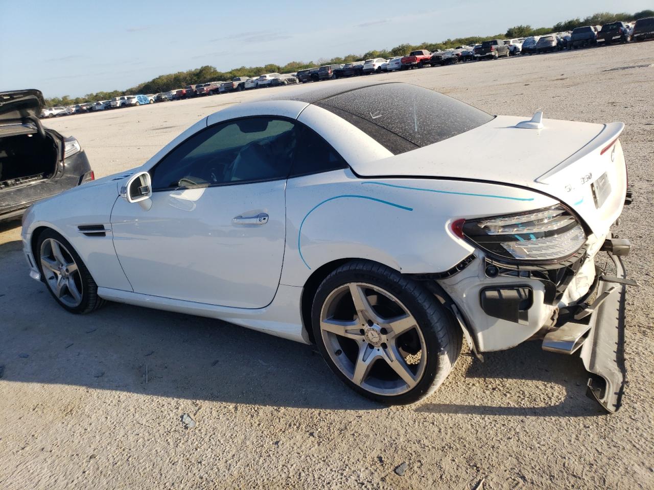 VIN WDDPK5HA6FF099602 2015 MERCEDES-BENZ SLK-CLASS no.2