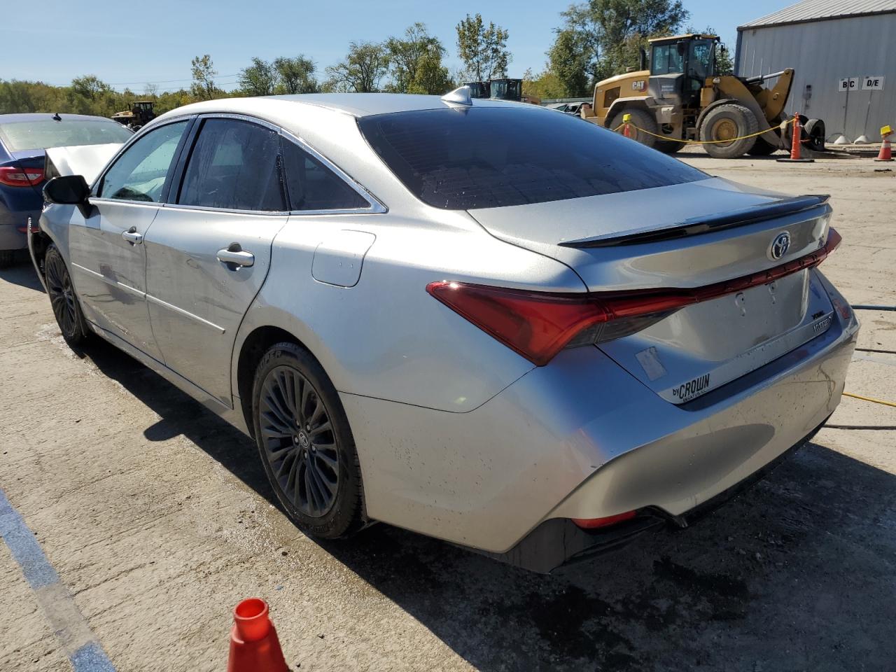 4T1B21FB7KU006192 2019 TOYOTA AVALON - Image 2