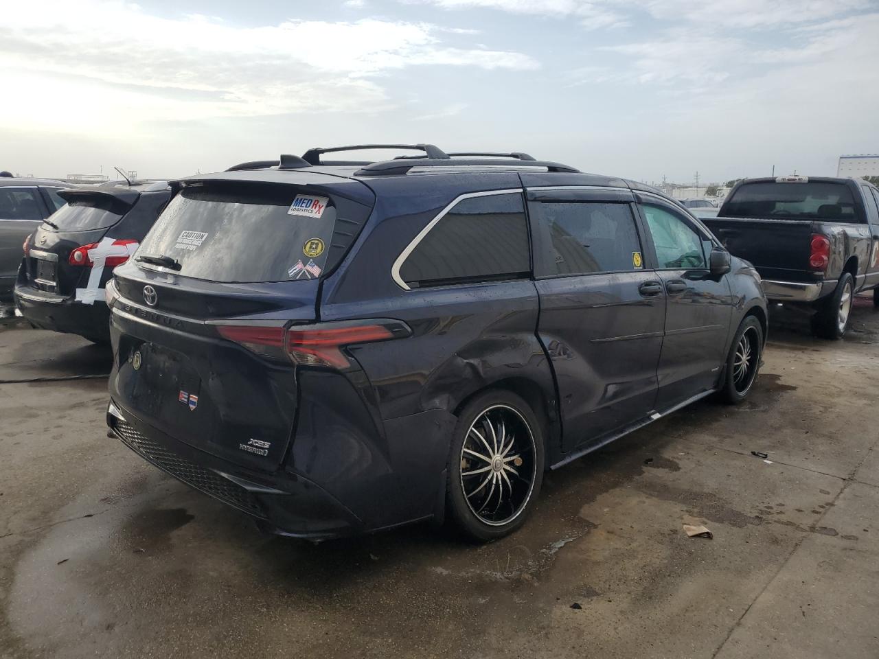 VIN 5TDDRKEC1MS052018 2021 TOYOTA SIENNA no.3