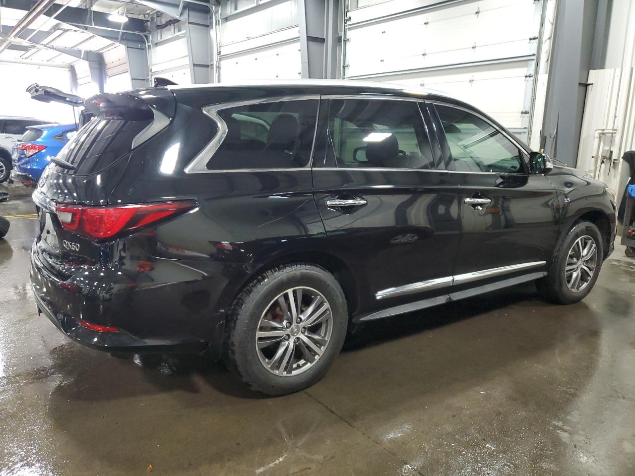 2019 Infiniti QX60 - Image 3