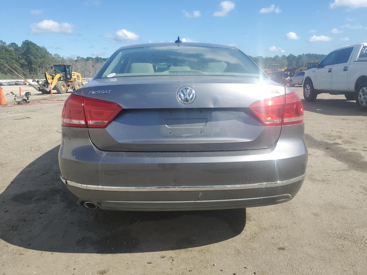 2012 Volkswagen Passat Sel VIN: 1VWCN7A30CC068718 Lot: 73030754