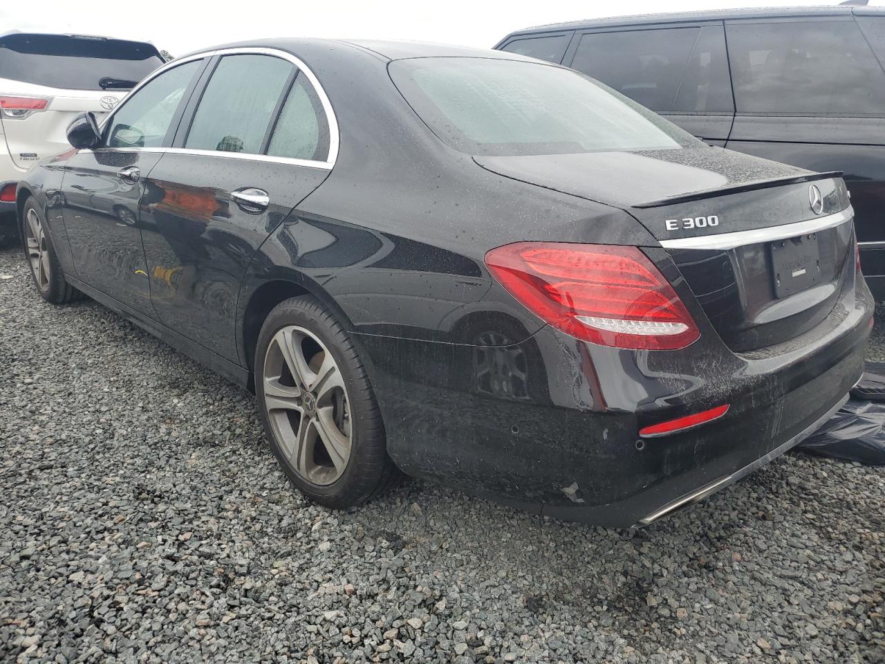 WDDZF4KB8JA313844 2018 MERCEDES-BENZ E CLASS - Image 2