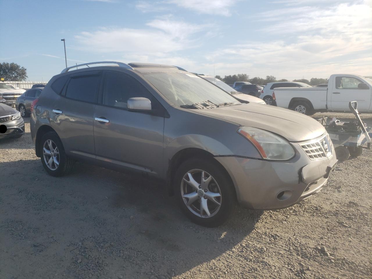2010 Nissan Rogue - Image 4