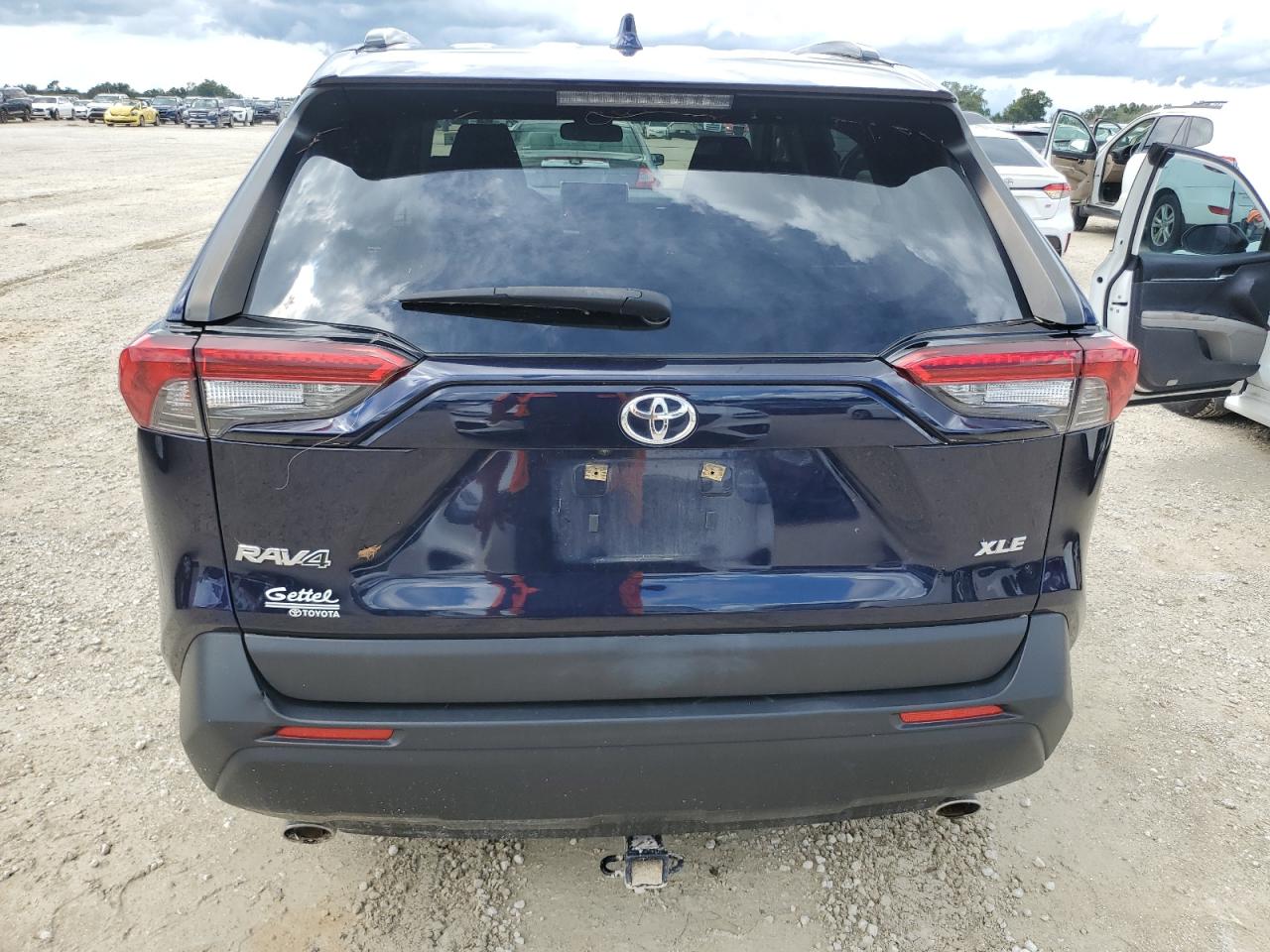 JTMW1RFV2KD037819 2019 Toyota Rav4 Xle