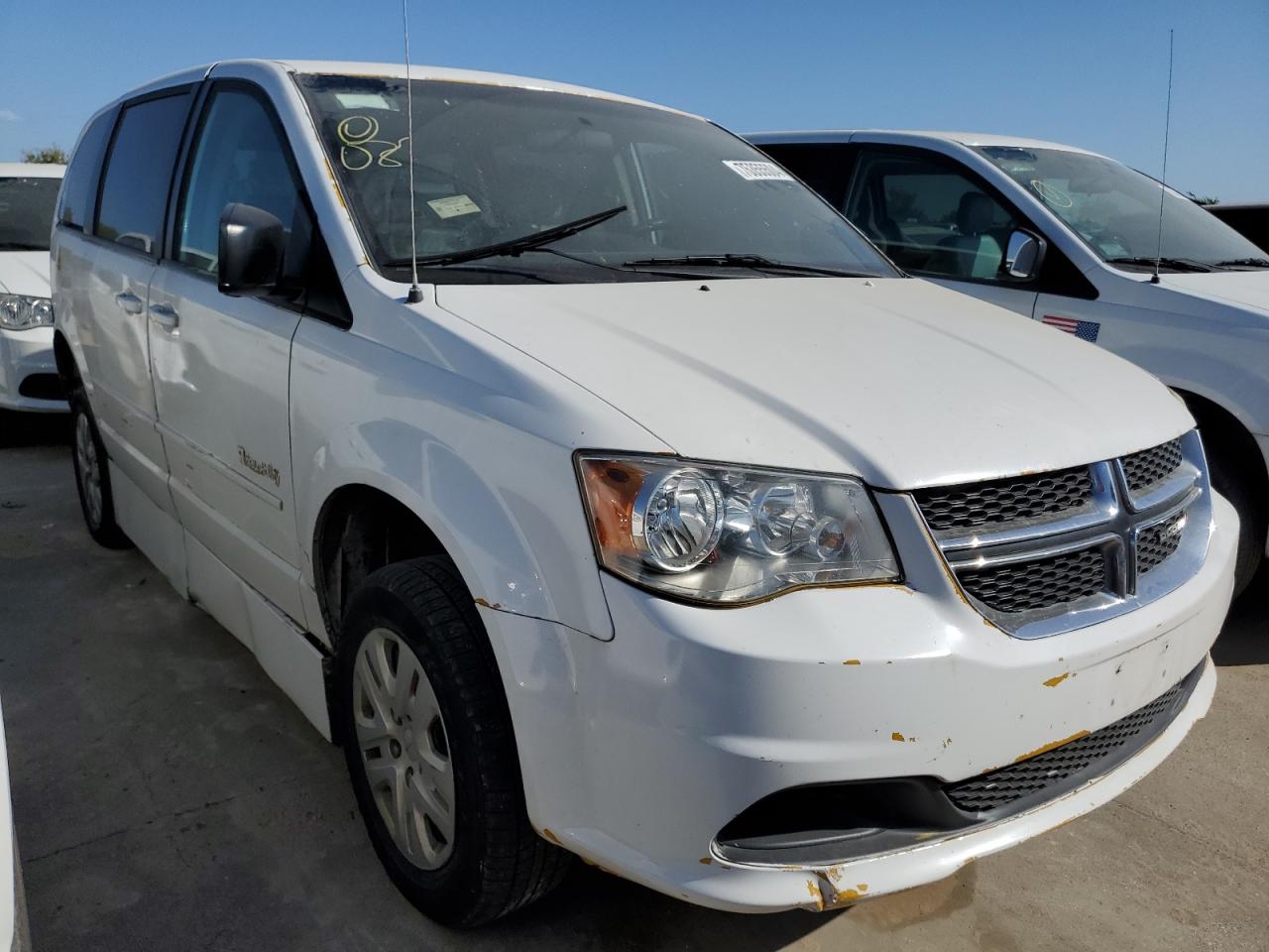 2017 Dodge Caravan - Image 4