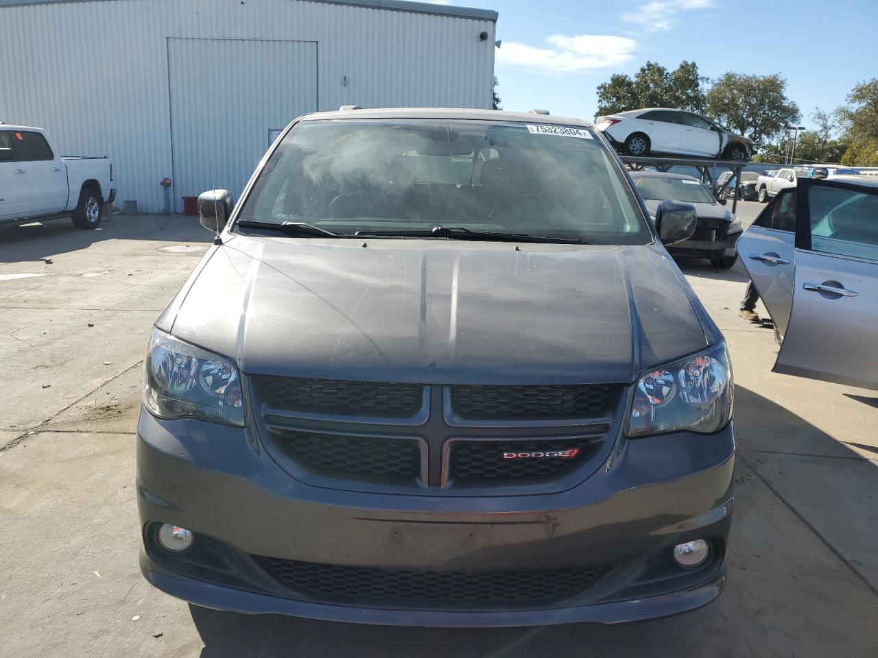 2018 Dodge Caravan - Image 5