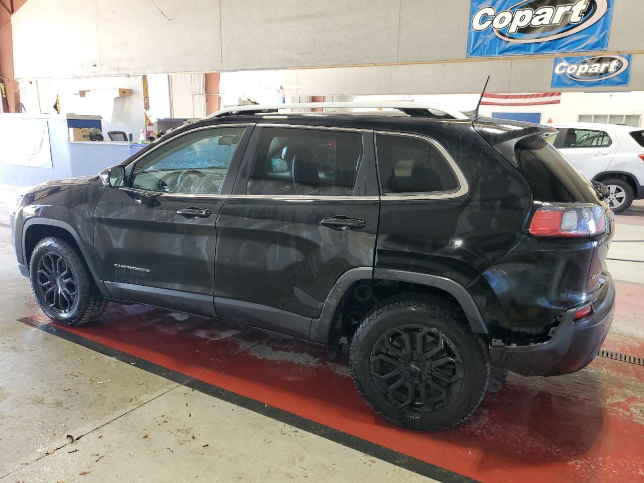 1C4PJMLB0KD311102 2019 JEEP GRAND CHEROKEE - Image 2