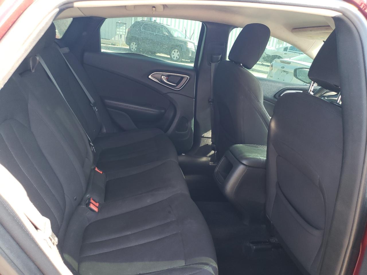 2015 Chrysler 200 - Image 10