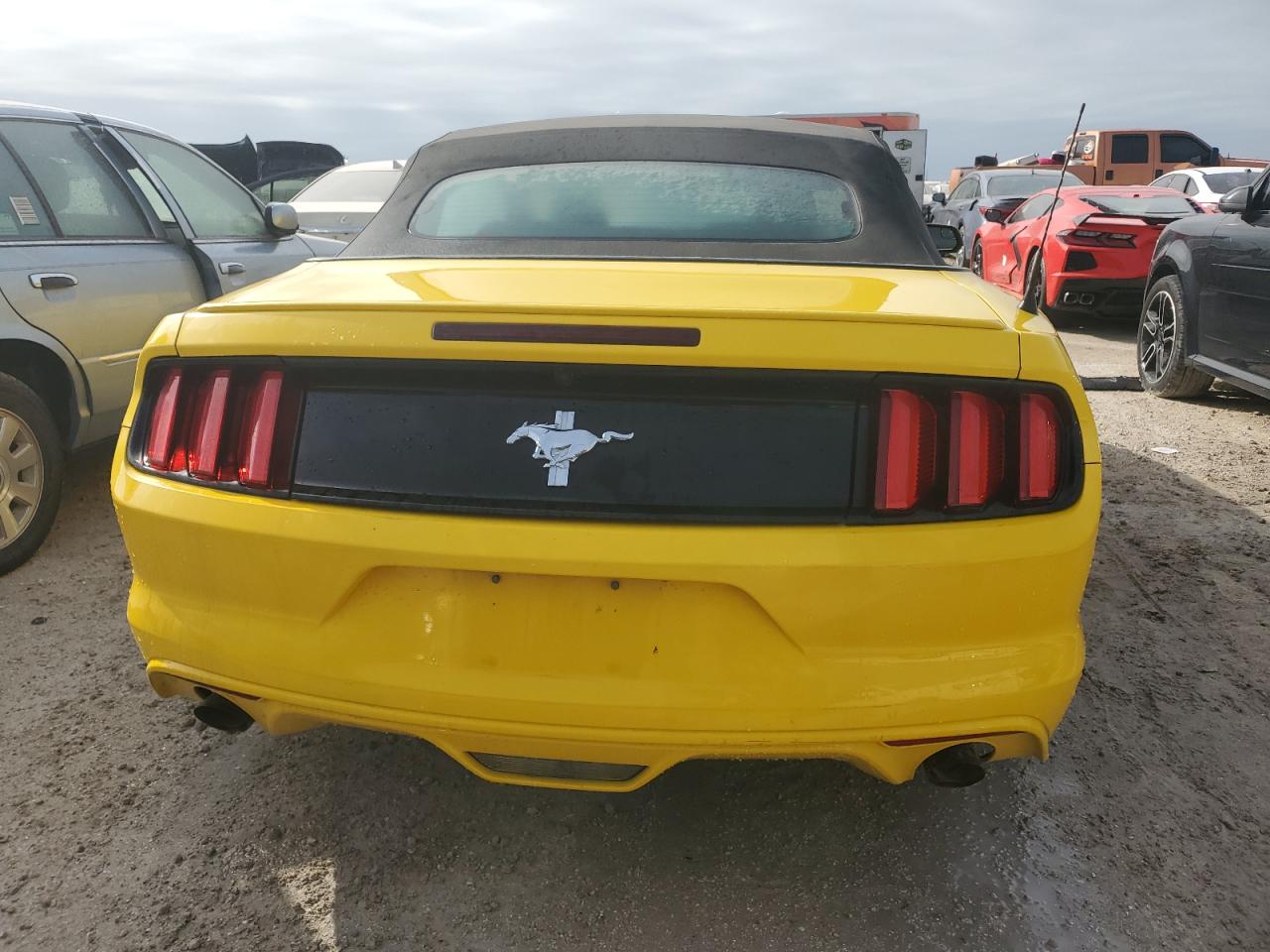 2015 Ford Mustang VIN: 1FATP8EM9F5372358 Lot: 76164584