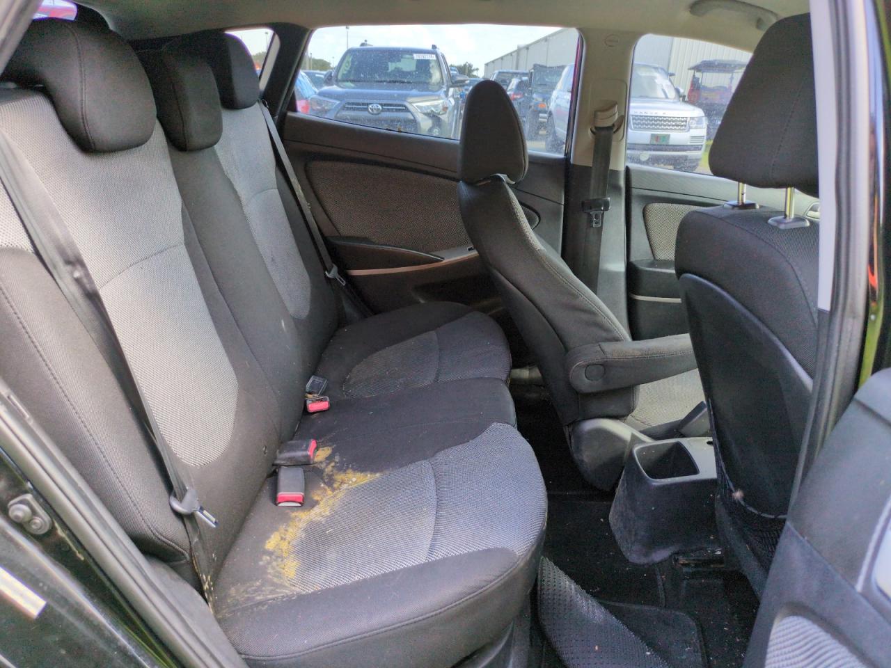 2013 Hyundai Accent - Image 10